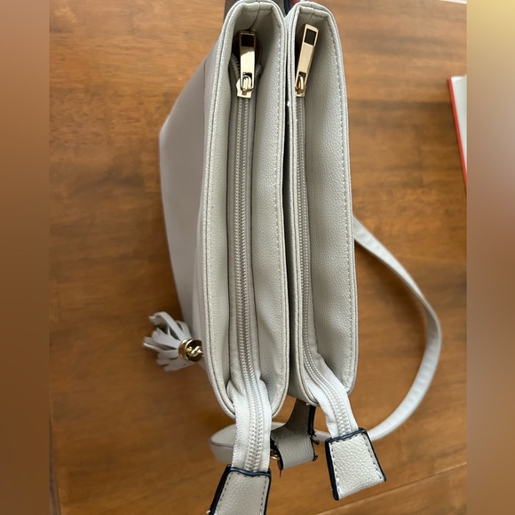 Purse/Cross Body- adjustable straps - beige, zipper pockets - Picture 2 of 3